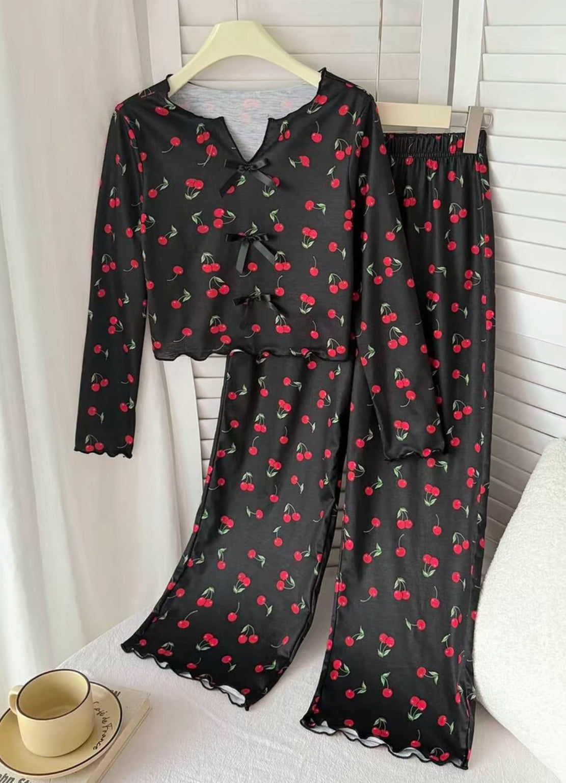 Tween Girls Cherry Pattern V-Neck Long Sleeve Top & Pants Pajama Set