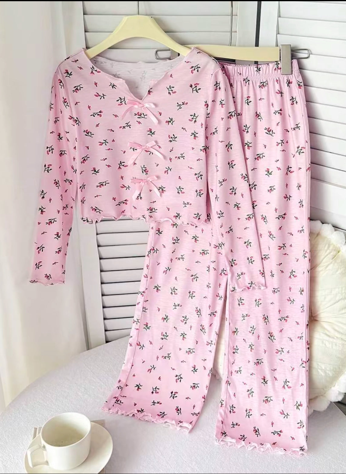 Tween Girls Cherry Pattern V-Neck Long Sleeve Top & Pants Pajama Set