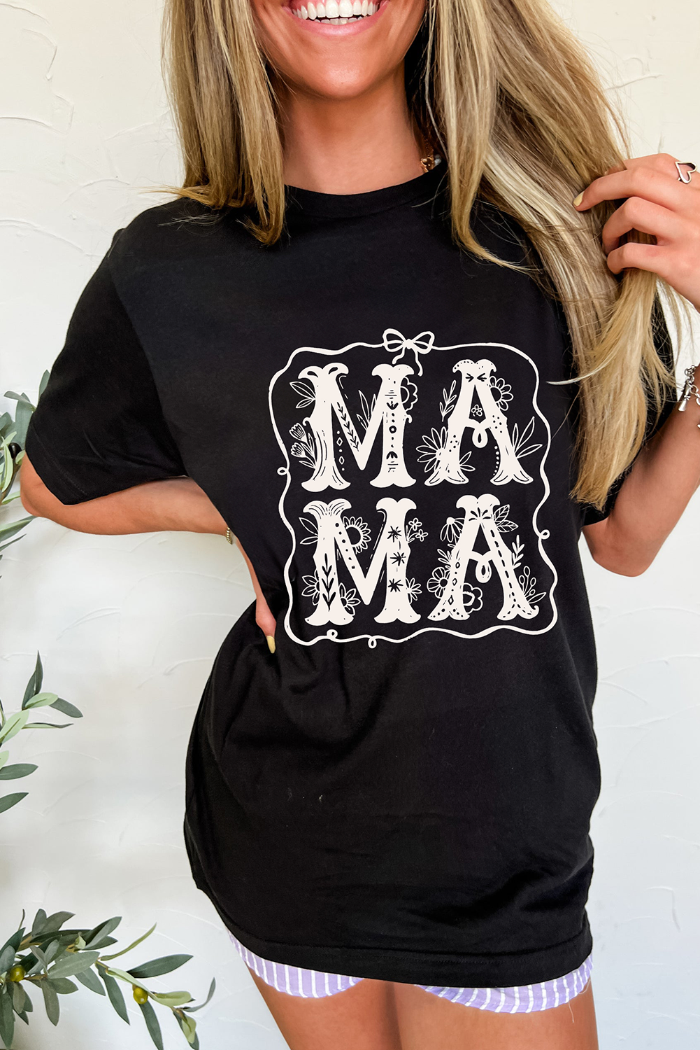 BLACK MAMA ARTISTIC GRAPHIC TEE