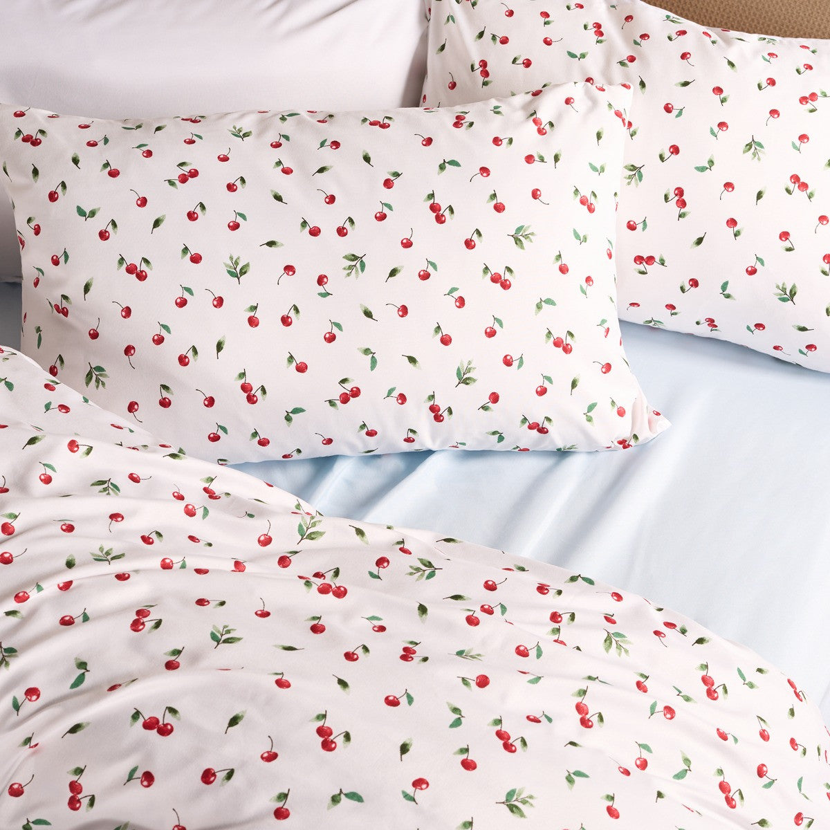 Ditsy Cherry Duvet Set - White/Red