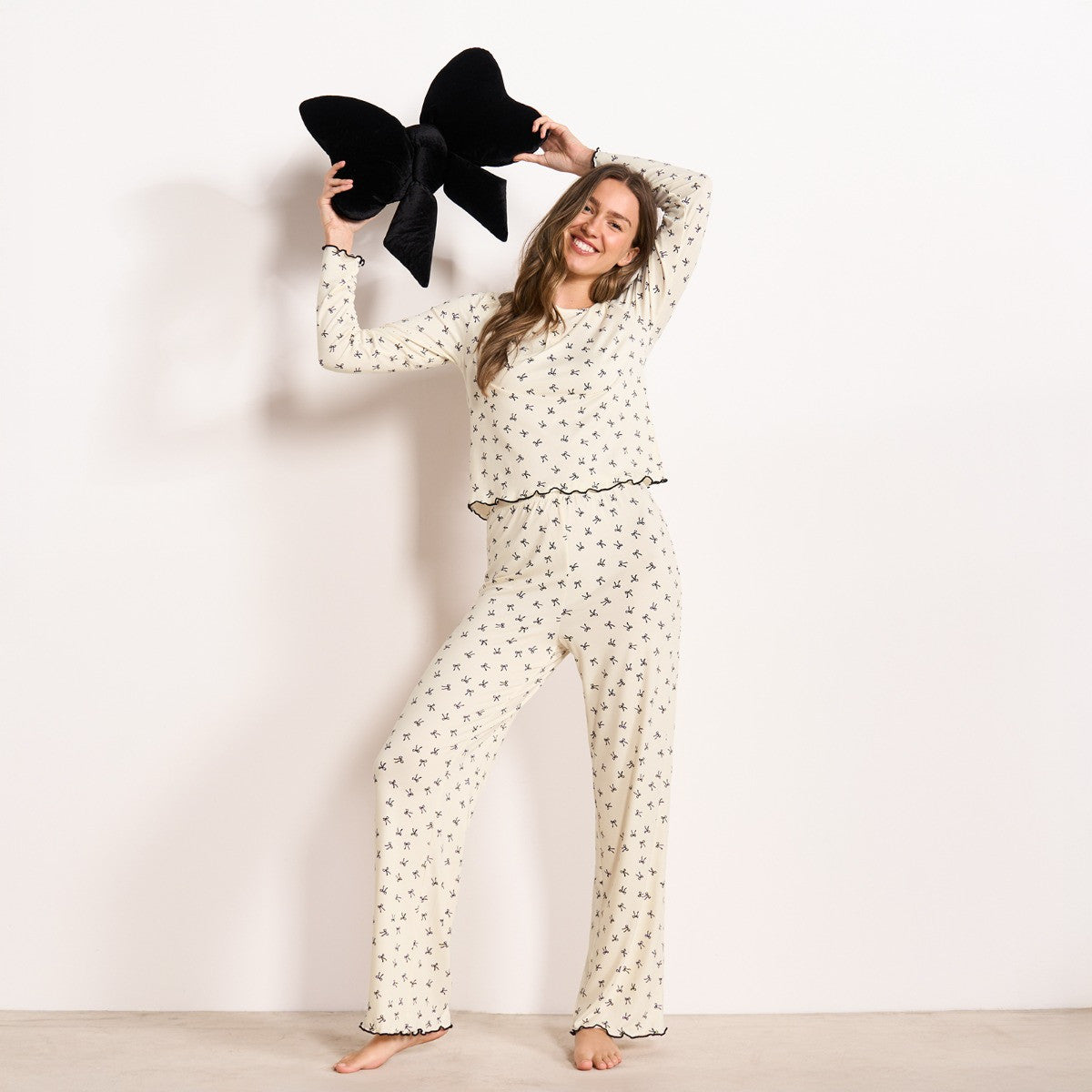 Bow Print Lettuce Edge Pyjama Set
