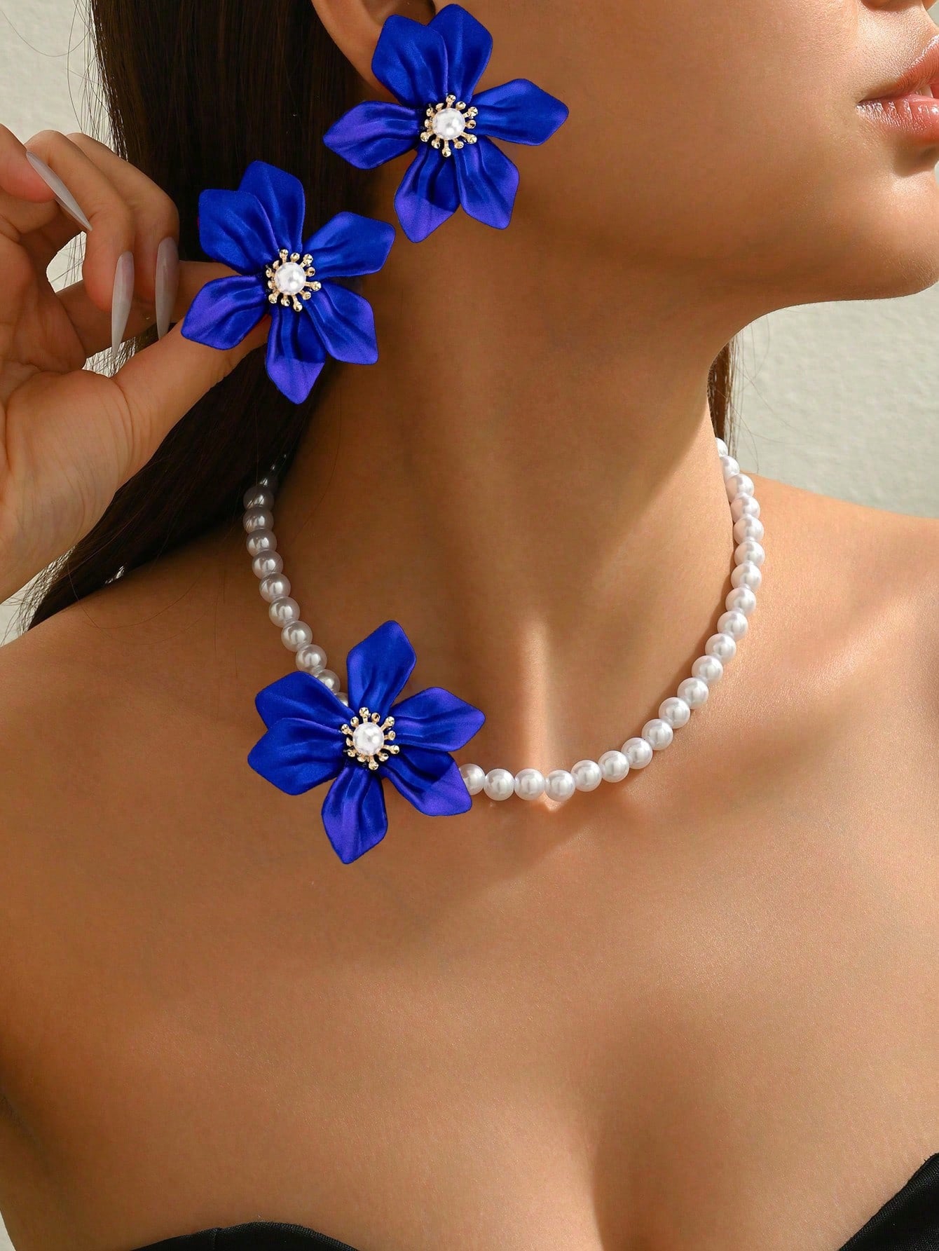Perl Flower Necklace Set