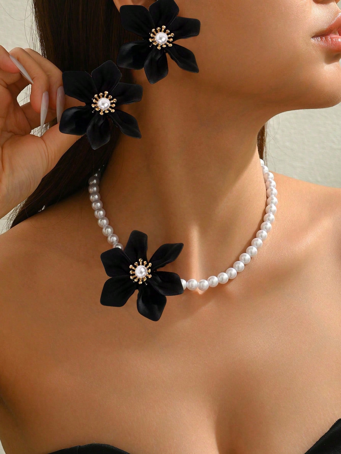 Perl Flower Necklace Set